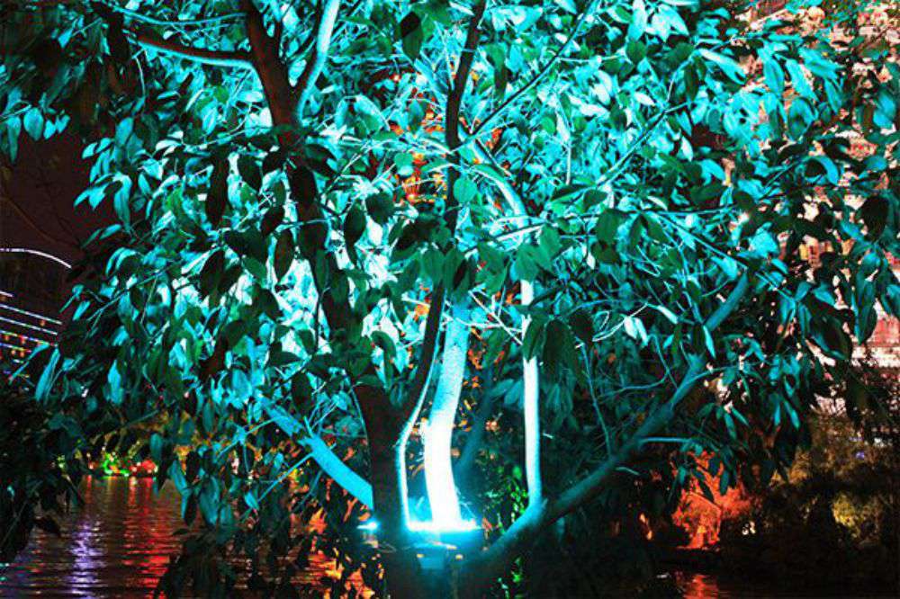 南宫NG28照明的RGB投光灯用在海内景观亮化项目