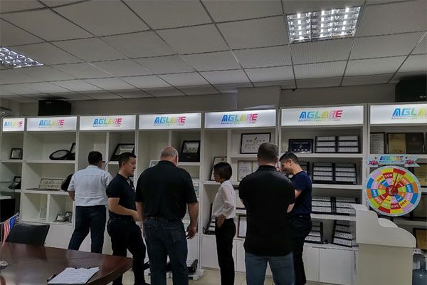 接待南宫NG28美国客户来造访我们！